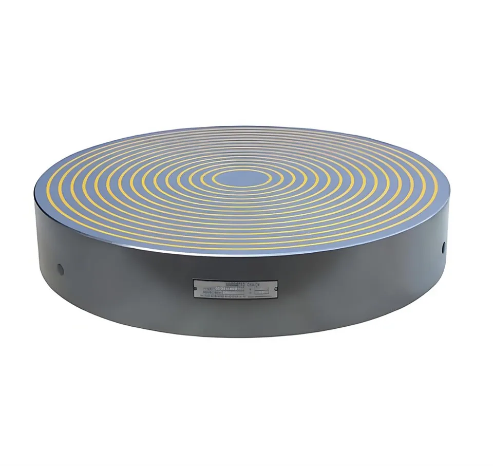 Круглый электромагнитный патрон с концентрическими полюсами